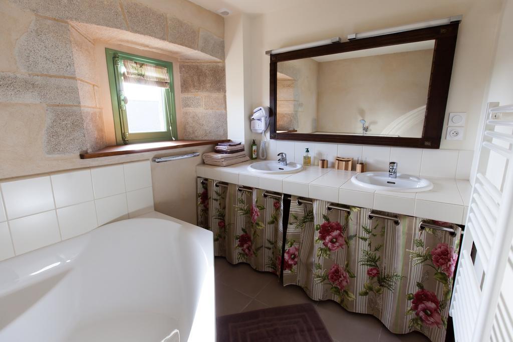 B&B Manoir Du Clos Clin Pleurtuit Rum bild